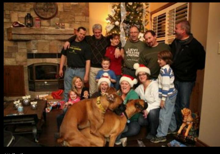 what a great family picture .... lool - meme